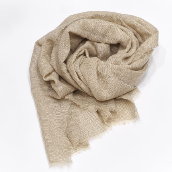 Soft-scarf-made-of-linen-and-wool-blend-fabric